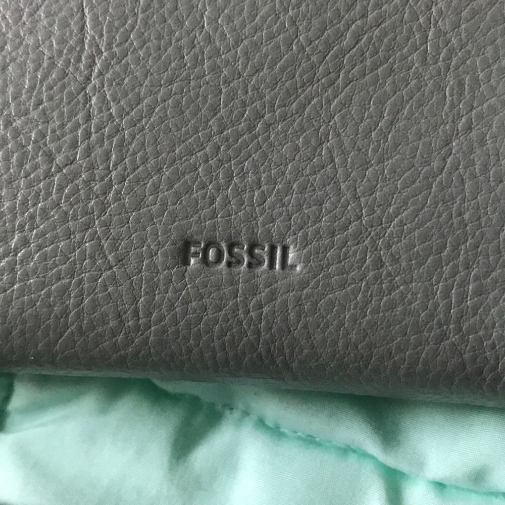 Fossil Genuine Leather Phone Wallet - Picture 2 of 4